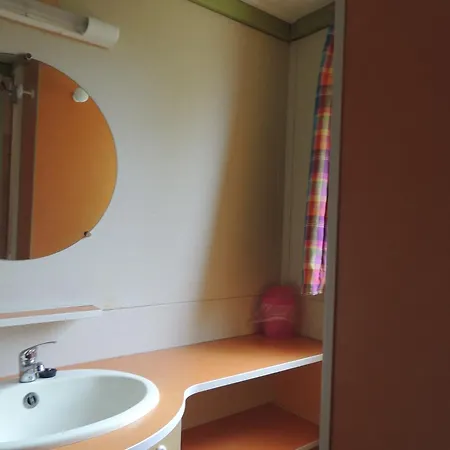 مكان تخييم 4 Personnes Maxi Confort Location En *