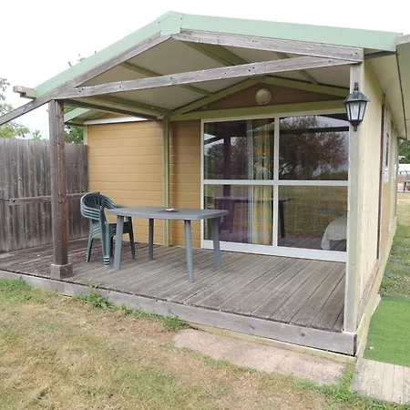 مكان تخييم 4 Personnes Maxi Confort Location En *