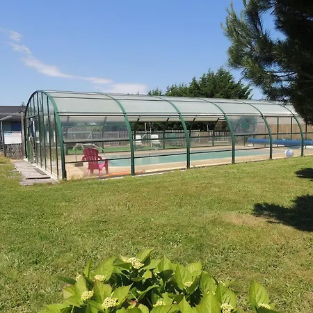 مكان تخييم 4 Personnes Maxi Confort Location En *