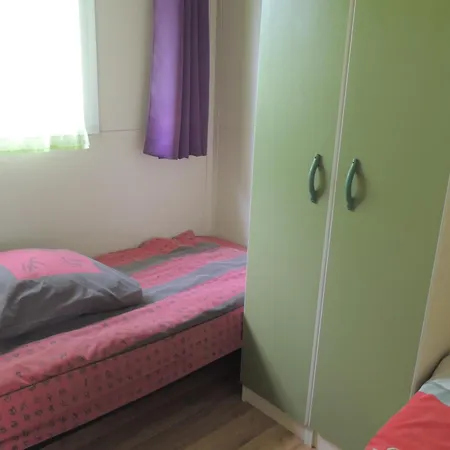 مكان تخييم 4 Personnes Maxi Confort Location En *