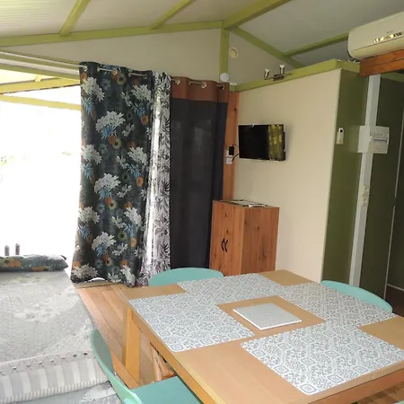 Кемпинг 4 Personnes Maxi Confort Location En